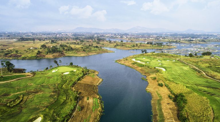 Parahyangan Golf Bandung – Championship Golfing Experience